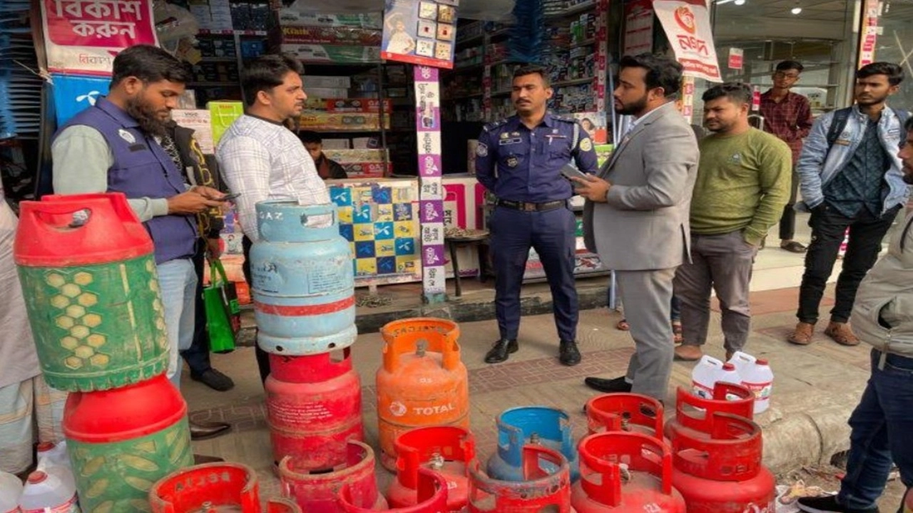 ব্যবসায়ীদের জরিমানা ‎