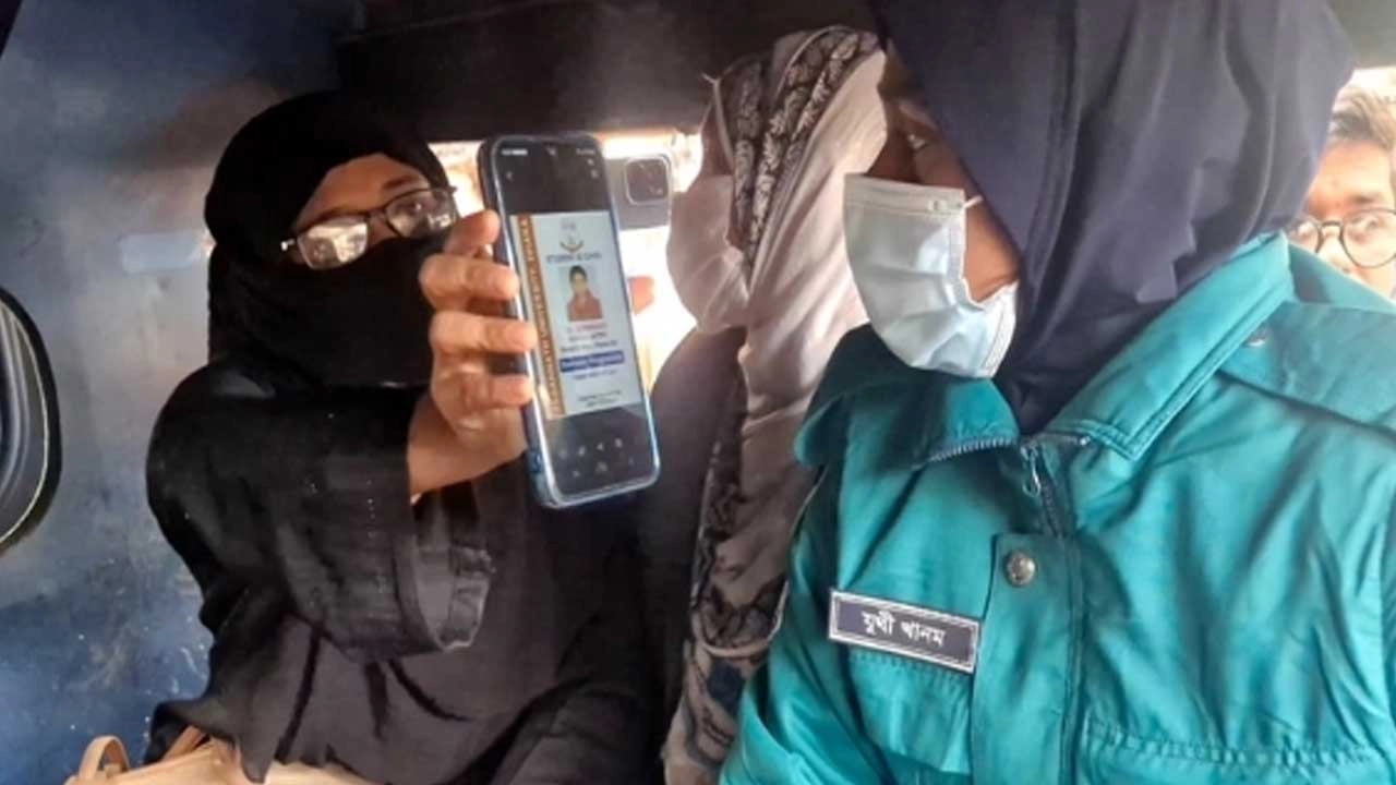 ছাত্রশিবির সমর্থিত প্যানেলের ভিপি প্রার্থী রিয়াজুল ইসলামের স্ত্রী মাহিমা আক্তারকে হেনস্তা করা হয়