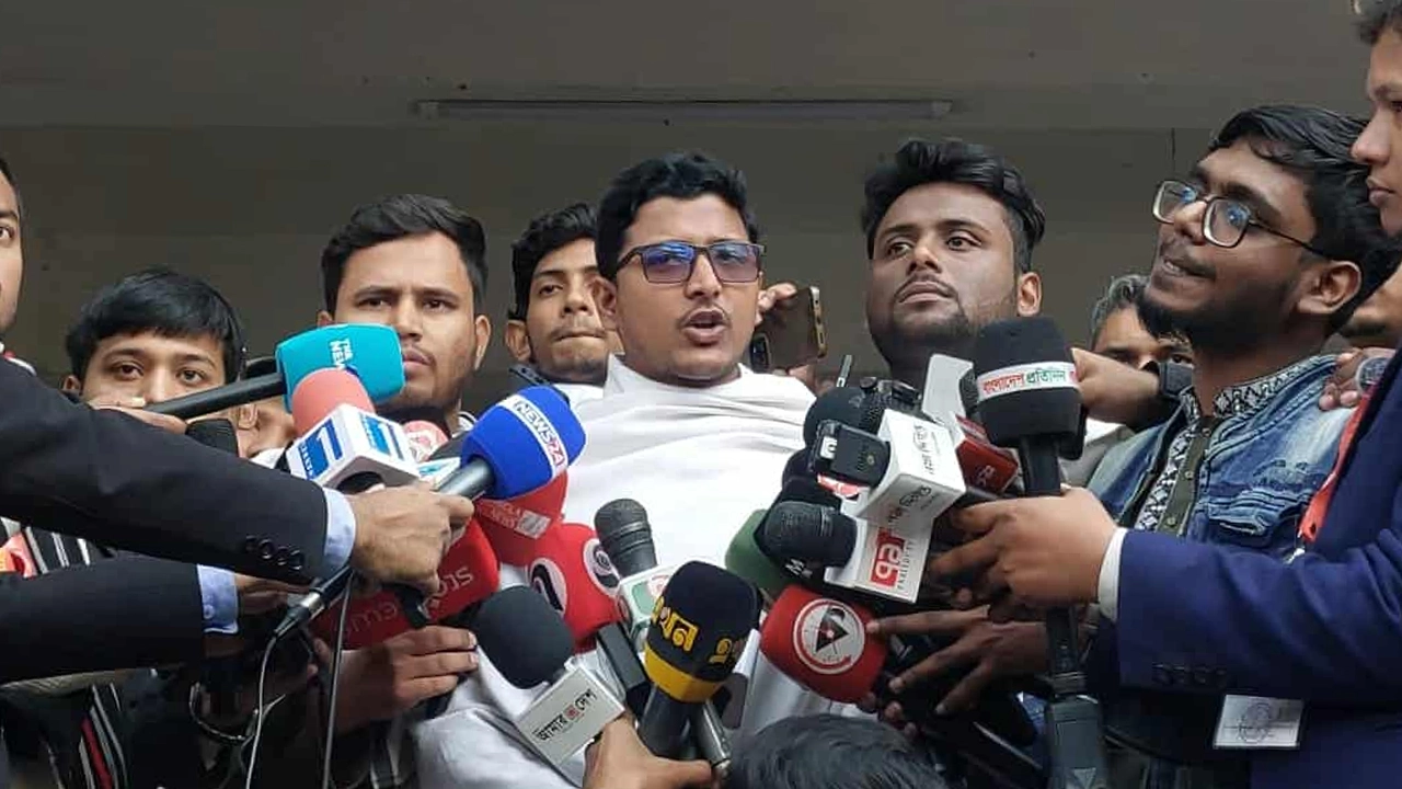 জকসু নির্বাচনে শিবির সমর্থিত প্যানেলের ওপর হামলার জন্য তেরে আসার অভিযোগ উঠেছে ছাত্রদলের বিরুদ্ধে