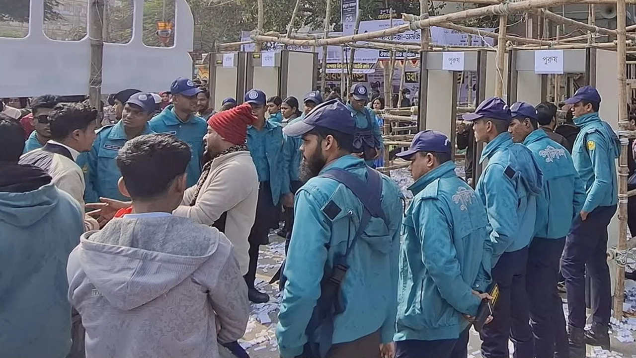 জকসু’র ভোটগ্রহণ চলছে