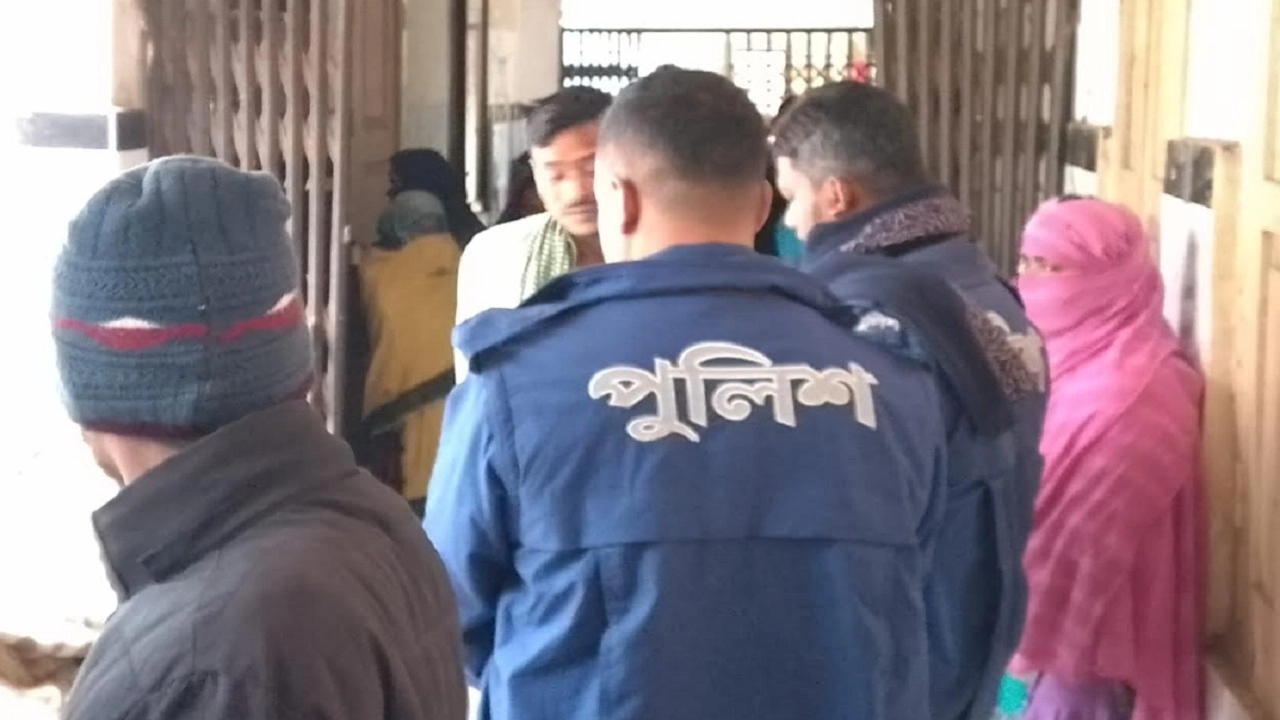 হাসপাতালে পুলিশ