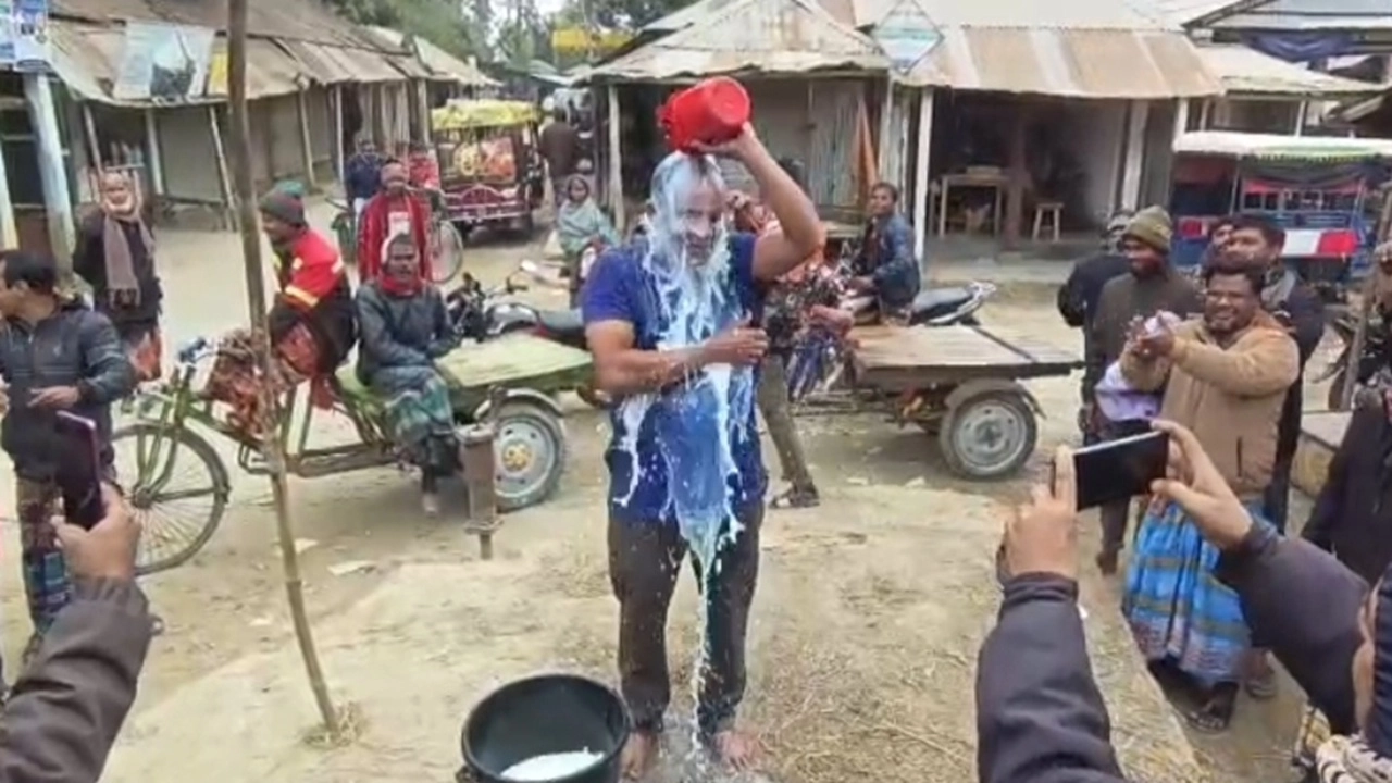 দুধ দিয়ে গোসল করছেন বিএনপি নেতা