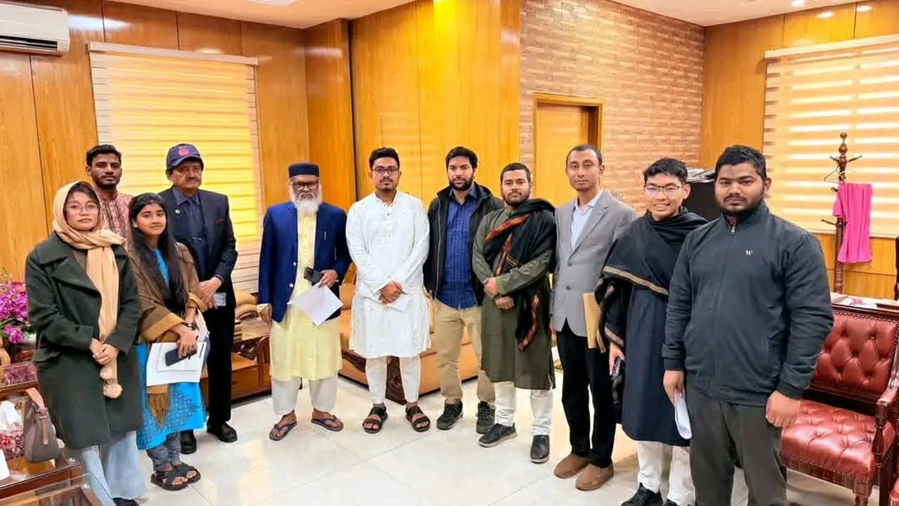 ধর্ম উপদেষ্টার সঙ্গে ডাকসু প্রতিনিধি দলের সাক্ষাৎ