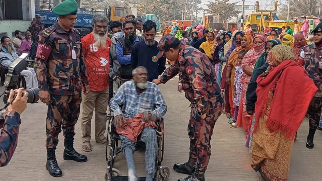 বিজিবির শীতবস্ত্র বিতরণ