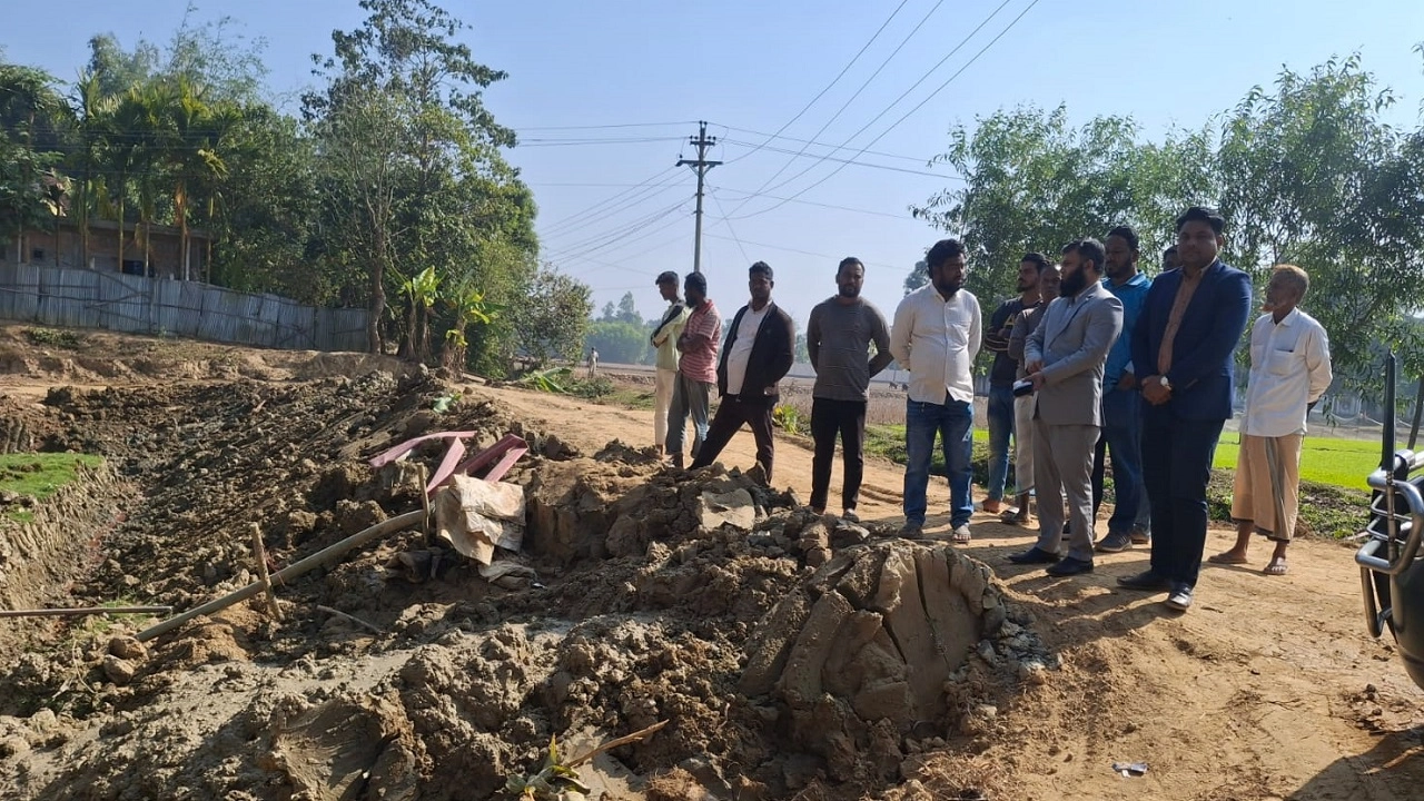 অবৈধ মাটি কাটার দায়ে জরিমানা