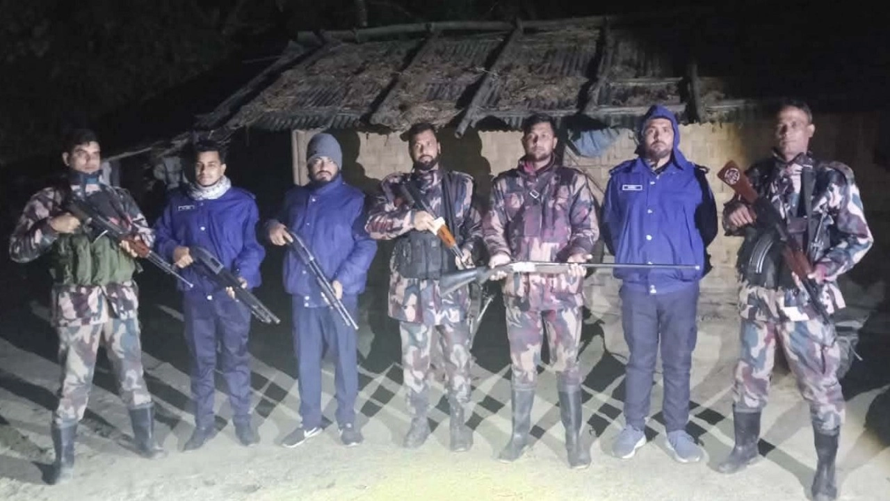 তিনটি একনলা বন্দুক উদ্ধার