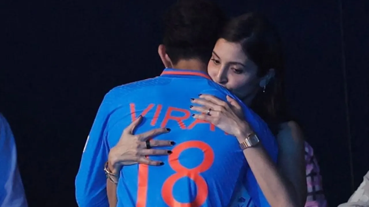 যে ছবি নিয়ে সামাজিক যোগাযোগ মাধ্যমে বিতর্ক চলছে