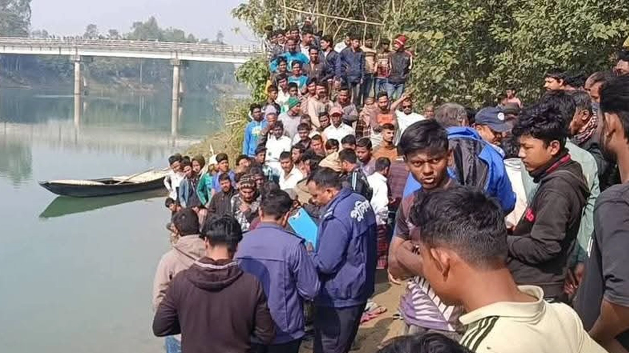 চিরিরবন্দরে কাঁকড়া নদীতে ভেসে উঠেছে দুই যুবকের মরদেহ