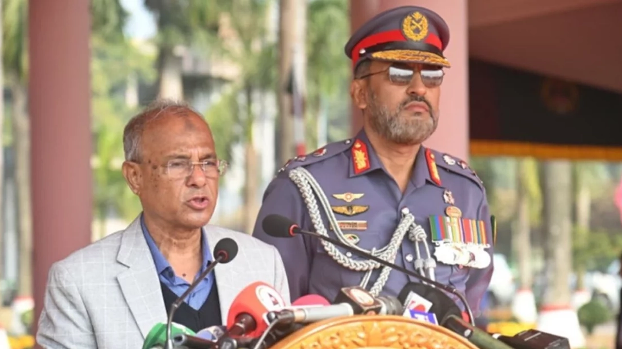 বক্তব্য রাখেন স্বরাষ্ট্র উপদেষ্টা লেফটেন্যান্ট জেনারেল (অব.) মো. জাহাঙ্গীর আলম চৌধুরী