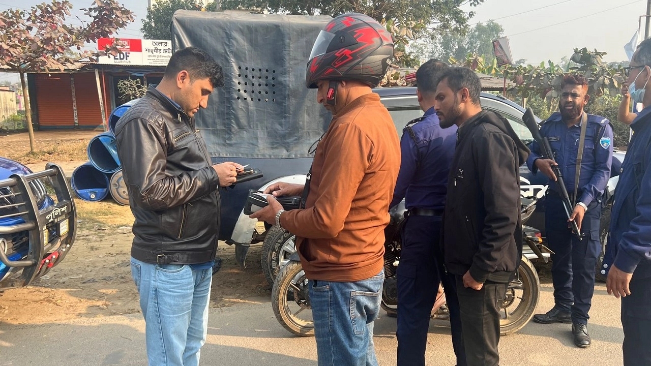 পুলিশের বিশেষ অভিযান