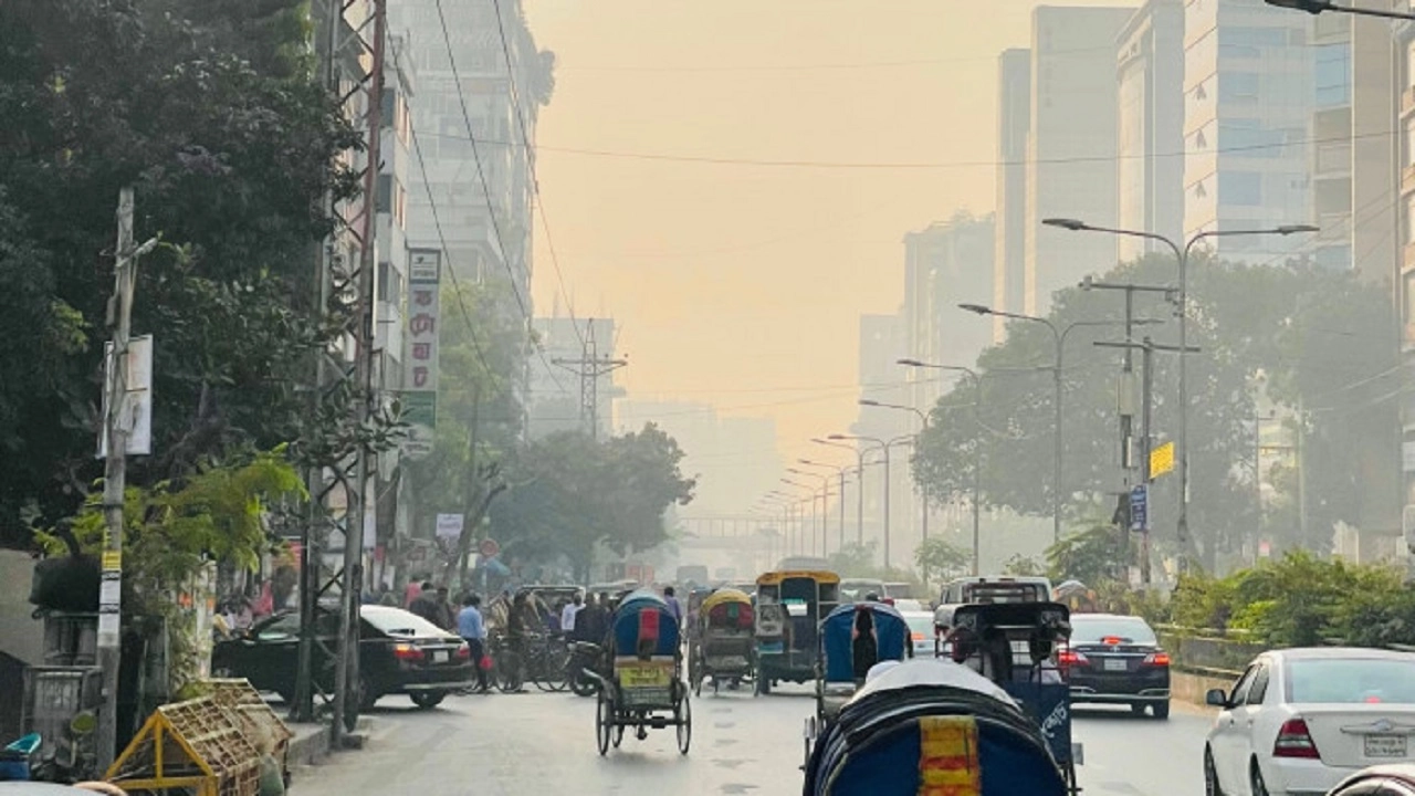 সাত মসজিদ রোড এলাকা ঢাকা