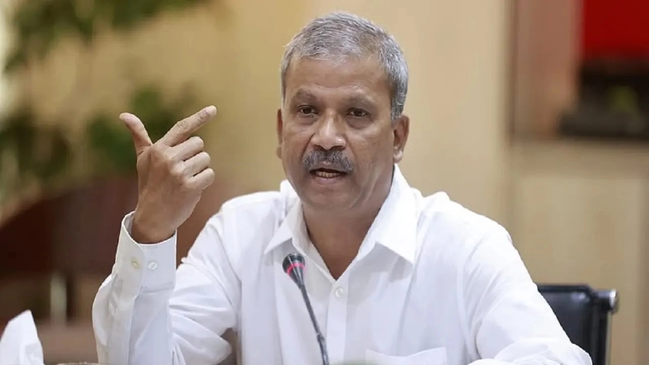 ক্রীড়া উপদেষ্টা অধ্যাপক আসিফ নজরুল