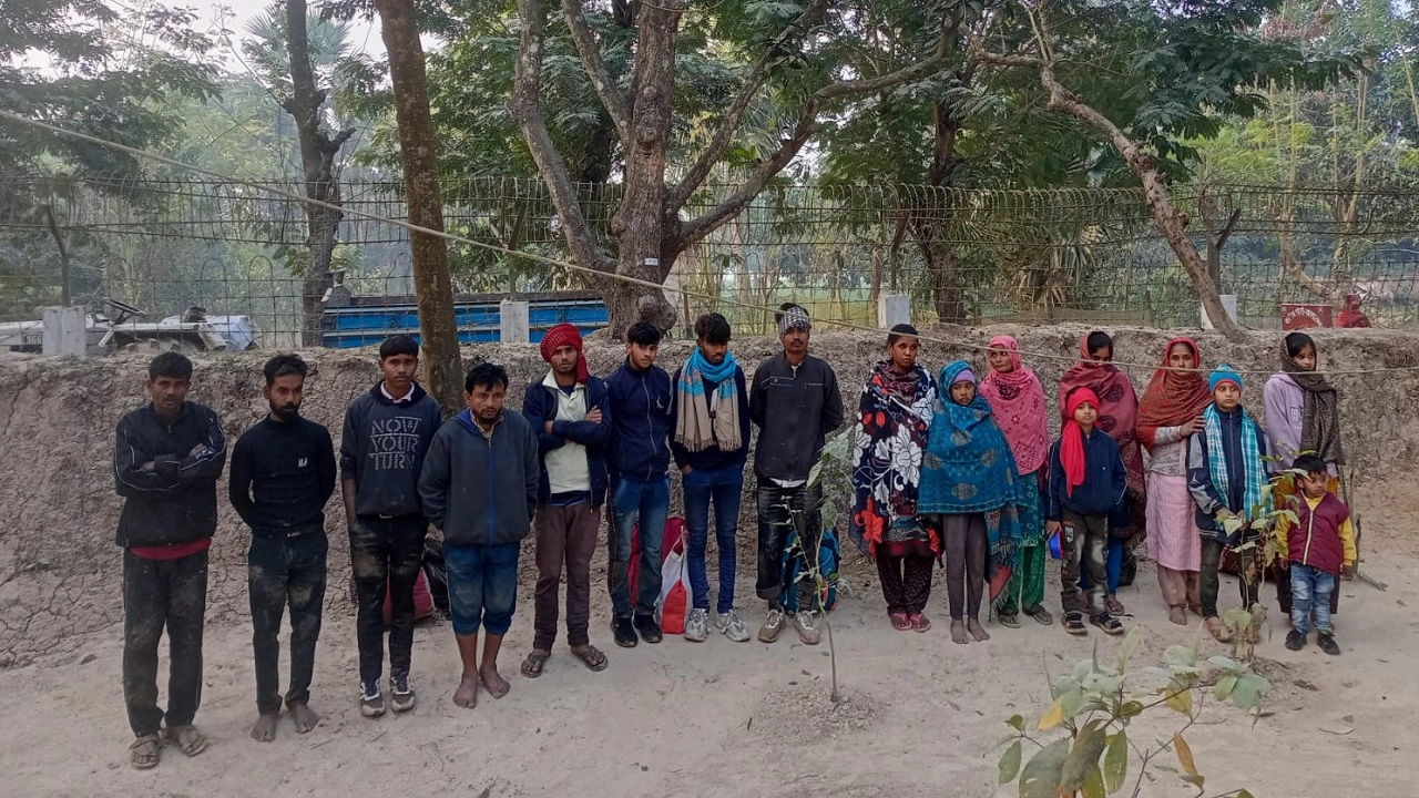 পুশ ইন করা নারী ও শিশুসহ ১৭ জন