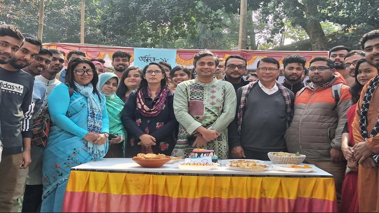 কুমিল্লা বিশ্ববিদ্যালয়ে বাংলা বিভাগের ভাষা-সাহিত্য পরিষদের উদ্যোগে পৌষ পার্বণ পিঠা উৎসব