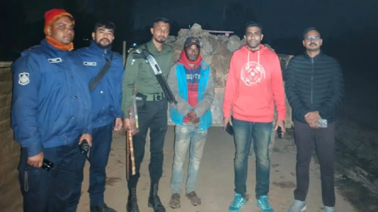 কৃষিজমির টপ সয়েল রক্ষায় মোবাইল কোর্ট