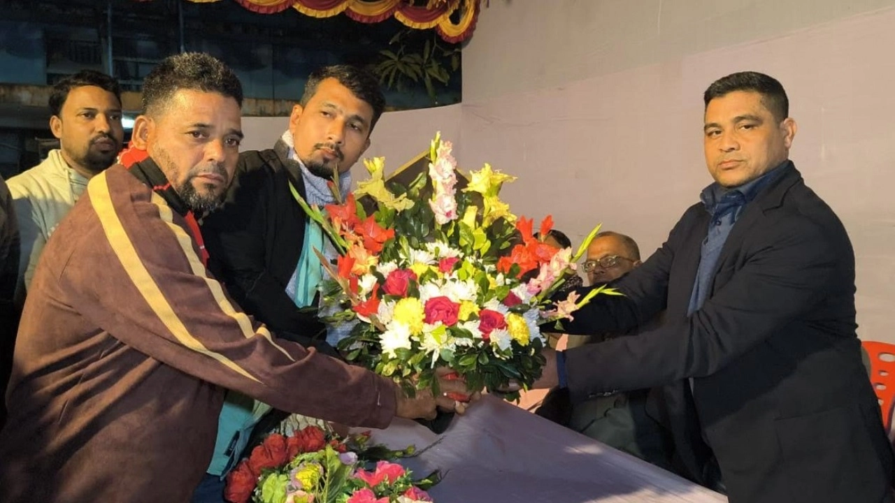 ইতালি প্রবাসী বিএনপির দুই নেতাকে সম্মাননা প্রদান