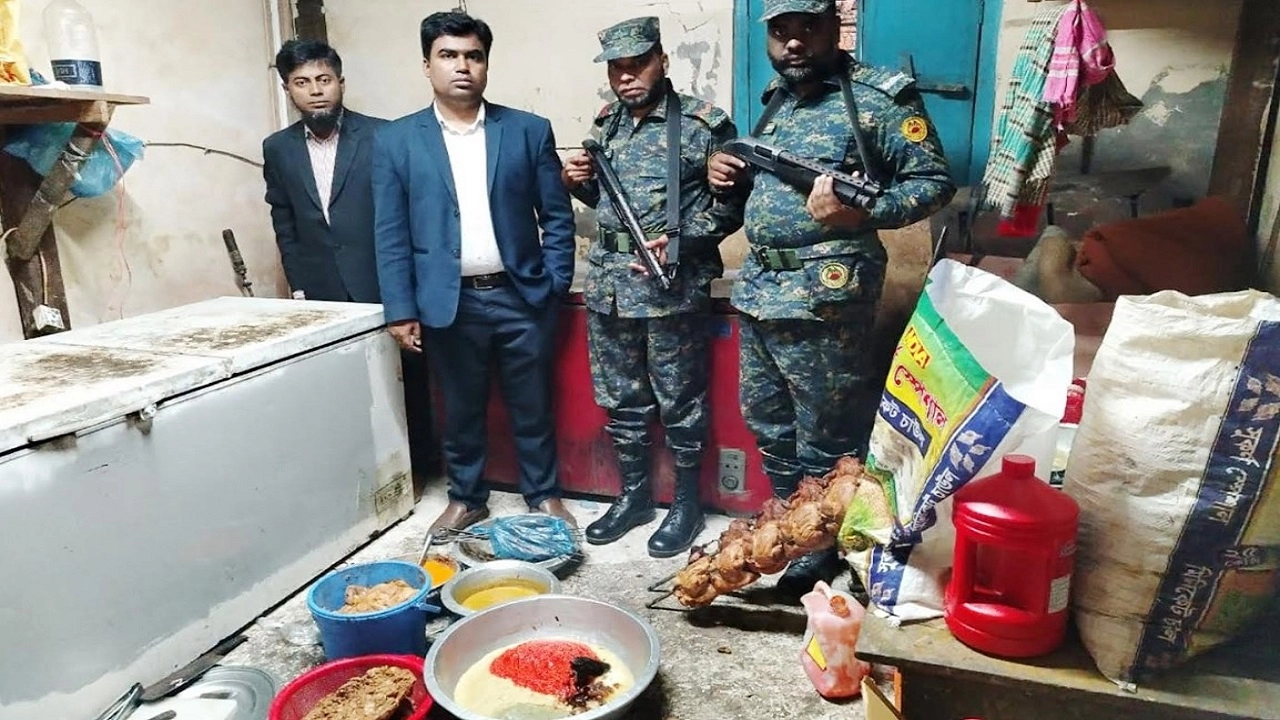 বাসি খাবার সংরক্ষণ করায় হোটেল মালিকের জরিমানা