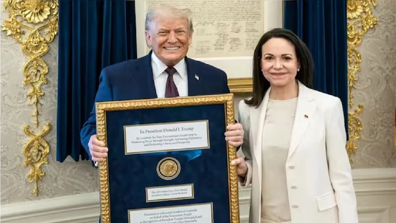 ডোনাল্ড ট্রাম্প ও কোরিনা মাচাদো