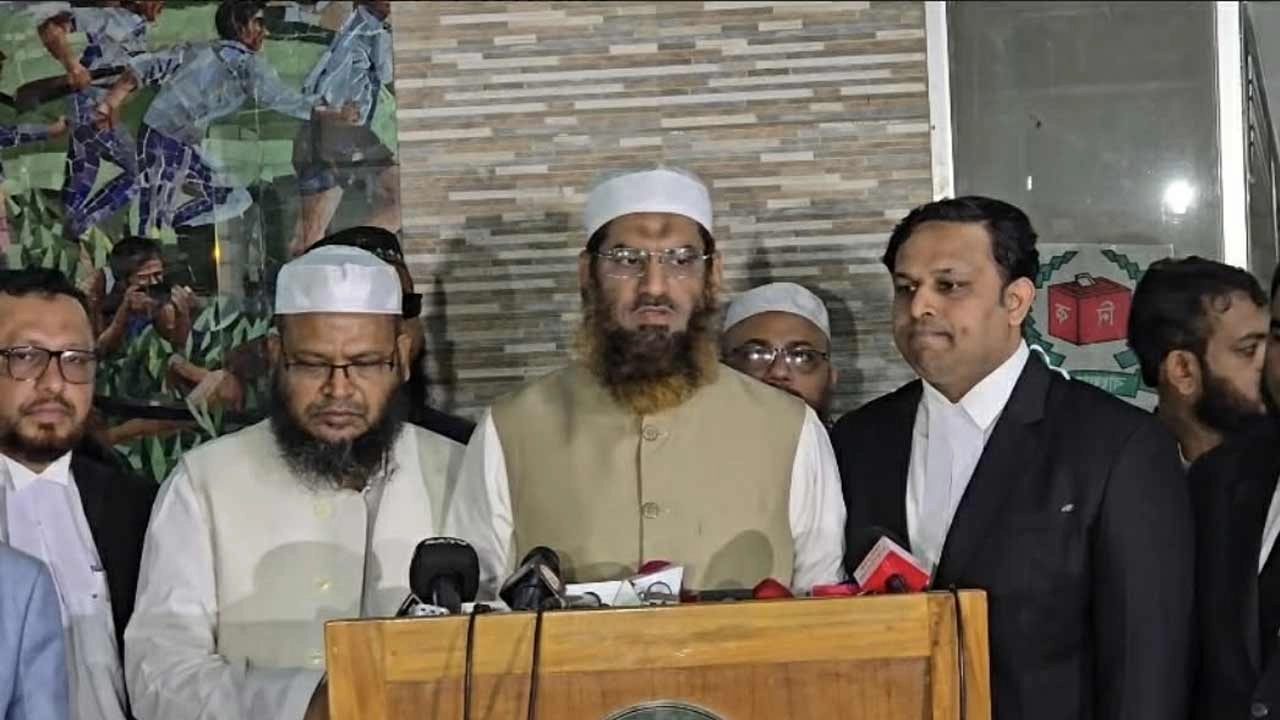 বাংলাদেশ খেলাফত মজলিসের আমির মামুনুল হক