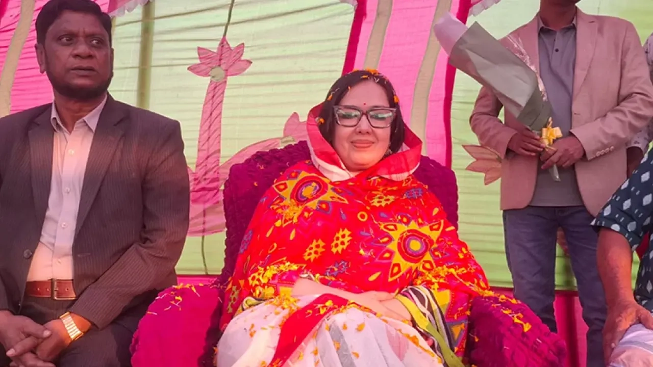 স্বতন্ত্র প্রার্থী ব্যারিস্টার রুমিন ফারহানা