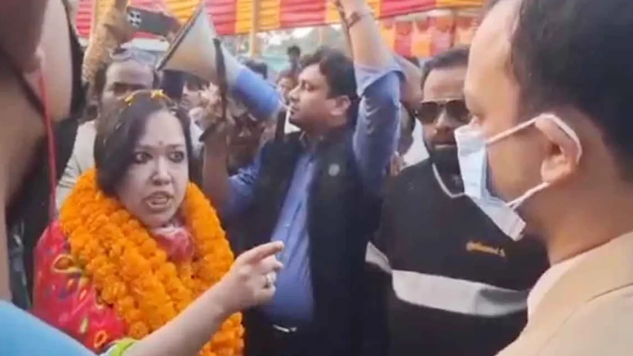 ছবিটি ভিডিও থেকে নেয়া