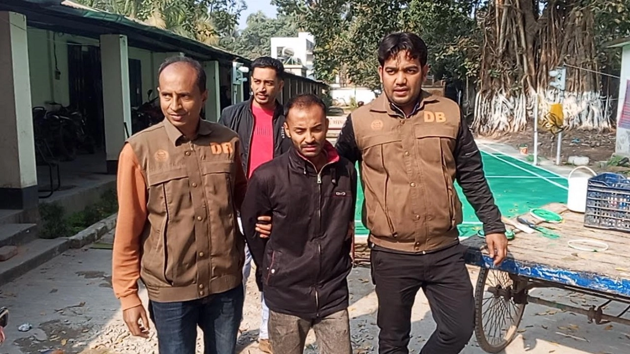 আটক যুবক