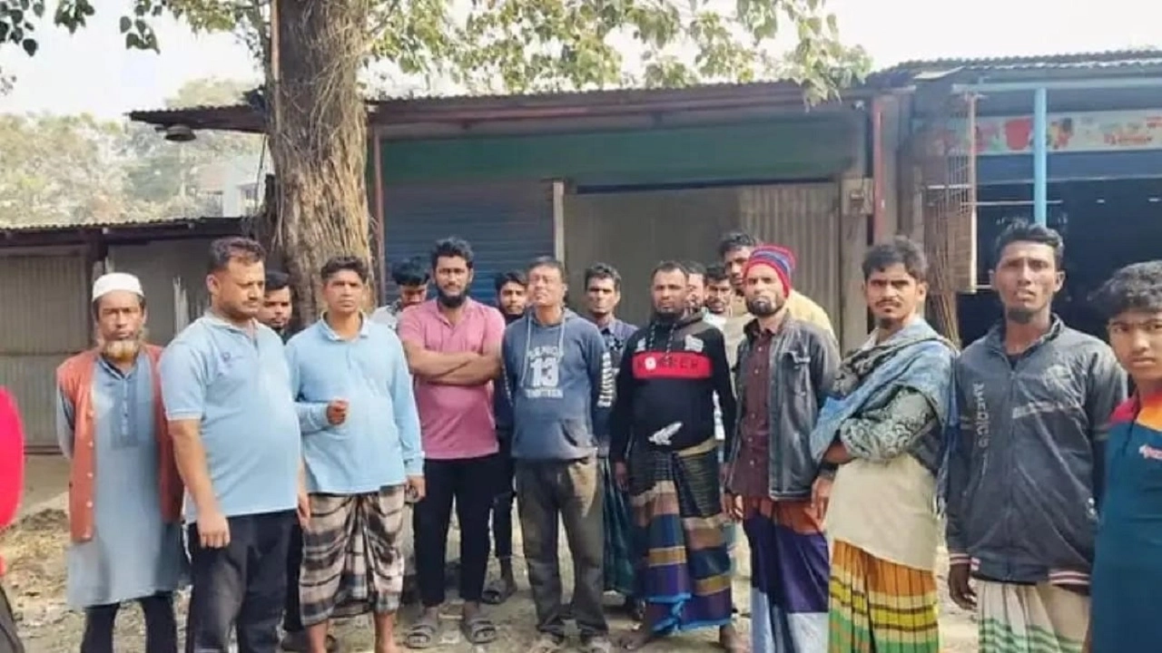 নৈশপ্রহরীকে জিম্মি করে গ্যারেজে ডাকাতি