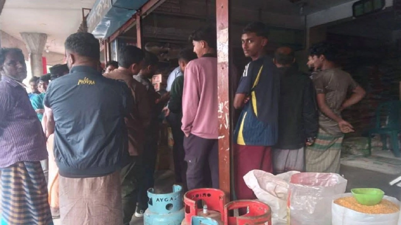 এলপিজি অতিরিক্ত মূল্য রাখায় ডিস্ট্রিবিউটরকে জরিমানা