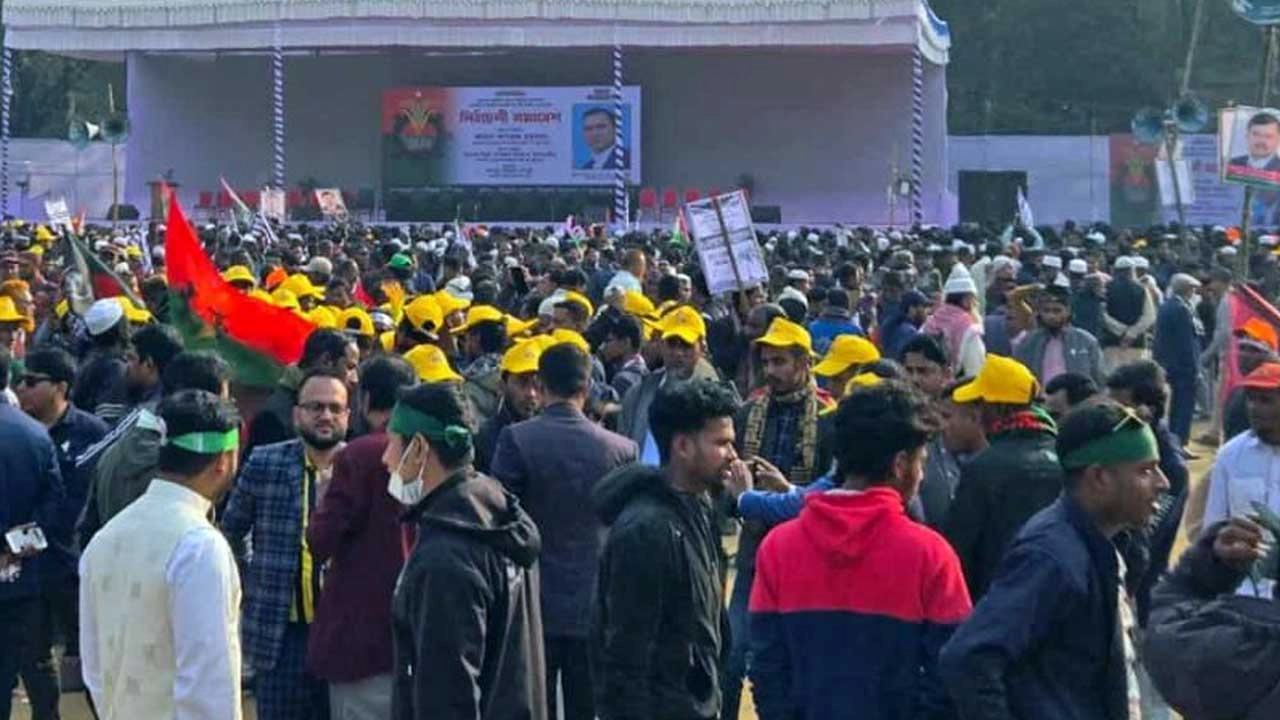 সিলেট আলিয়া মাদরাসার মাঠে মানুষের ঢল