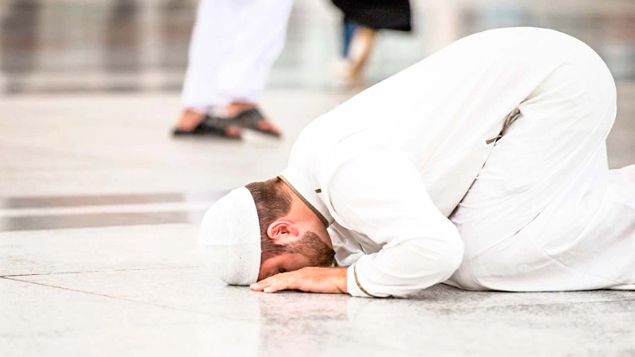 সিজদাহকারী ব্যাক্তি