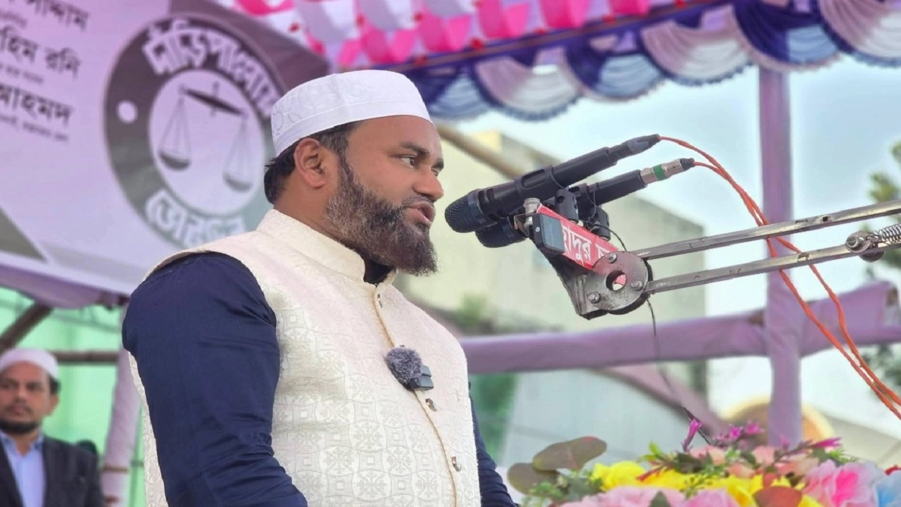 ১০ দলীয় জোট মনোনীত প্রার্থী আব্দুল্লাহ আল ফারুকে