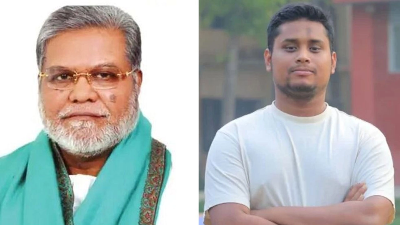 বাঁয়ে মঞ্জুরুল আহসান মুন্সী ও হাসনাত আবদুল্লাহ