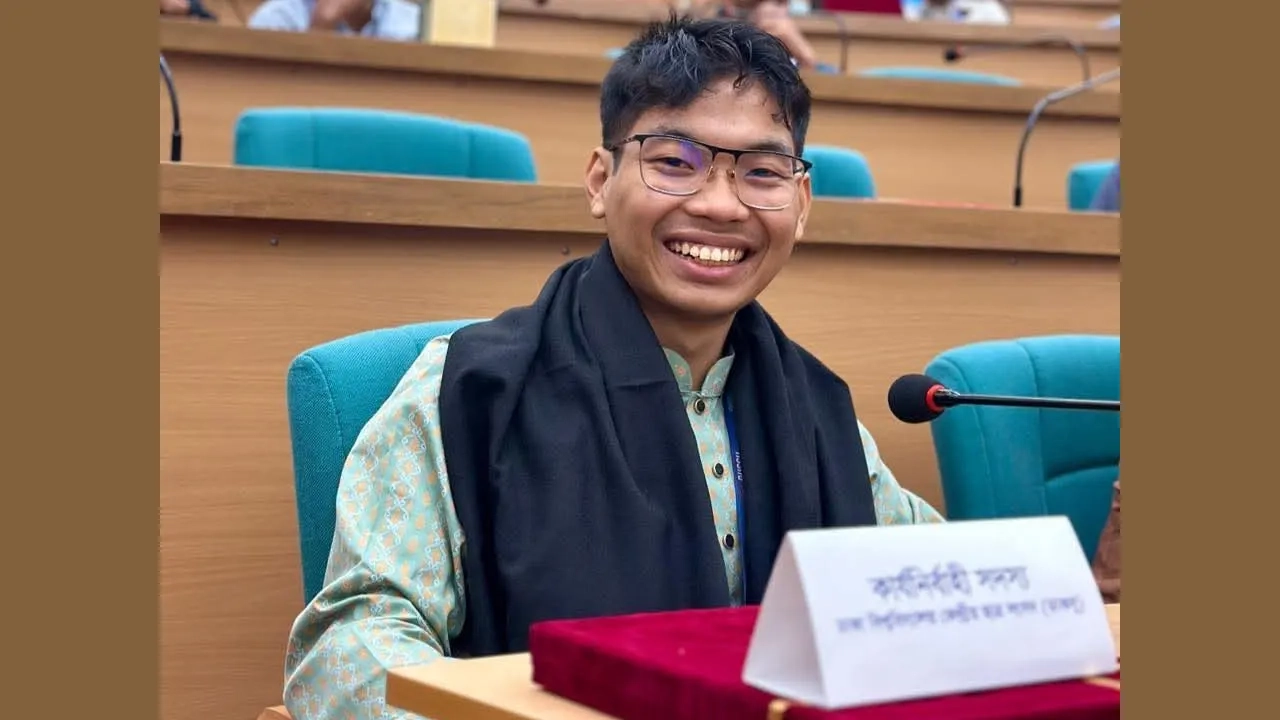 সর্ব মিত্র চাকমা