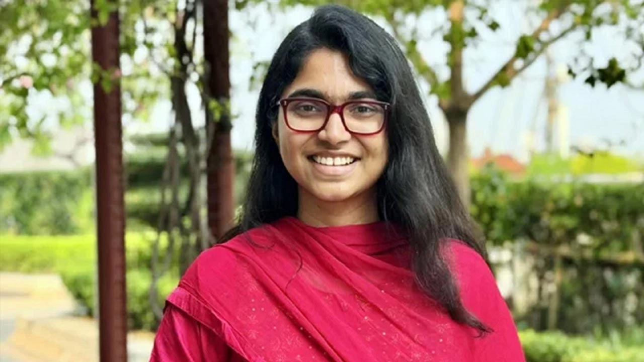 ঢাকা-৯ আসনের স্বতন্ত্র প্রার্থী তাসনিম জারা