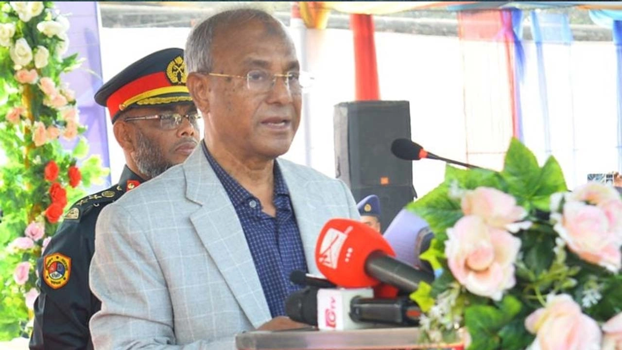 স্বরাষ্ট্র উপদেষ্টা লেফটেন্যান্ট জেনারেল (অব.) মো. জাহাঙ্গীর আলম চৌধুরী