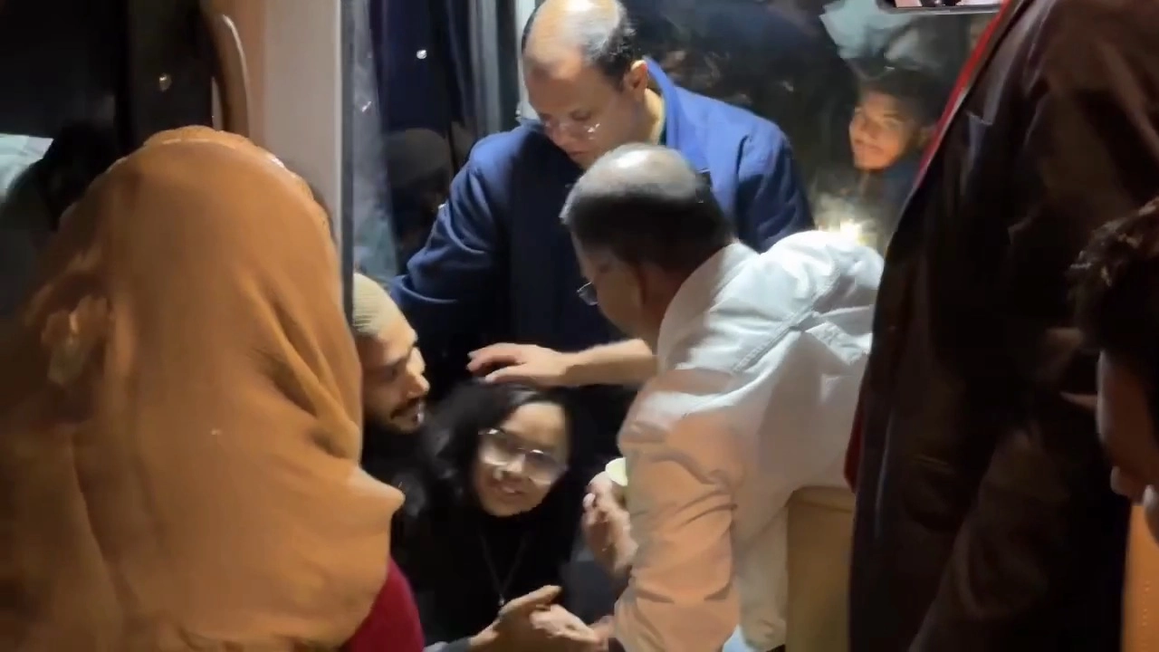 কিশোরীর সাথে কথা বললেন তারেক রহমান