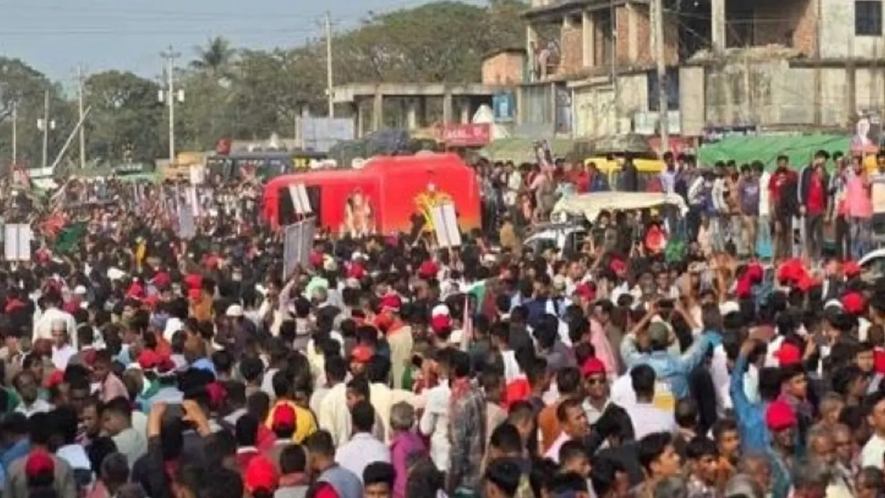 জনসভার একাংশ