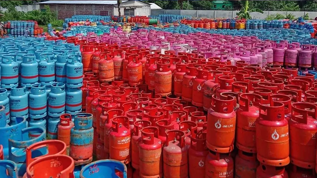 এলপিজি গ্যাস সিলিন্ডার ।। ছবি: সংগৃহীত
