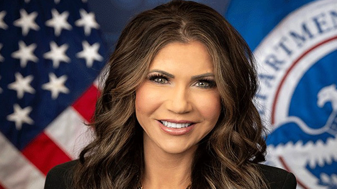 এখন থেকে বডি ক্যামেরা পরবেন মিনিয়াপোলিসে অভিবাসন কর্মকর্তারা: ক্রিস্টি নোম