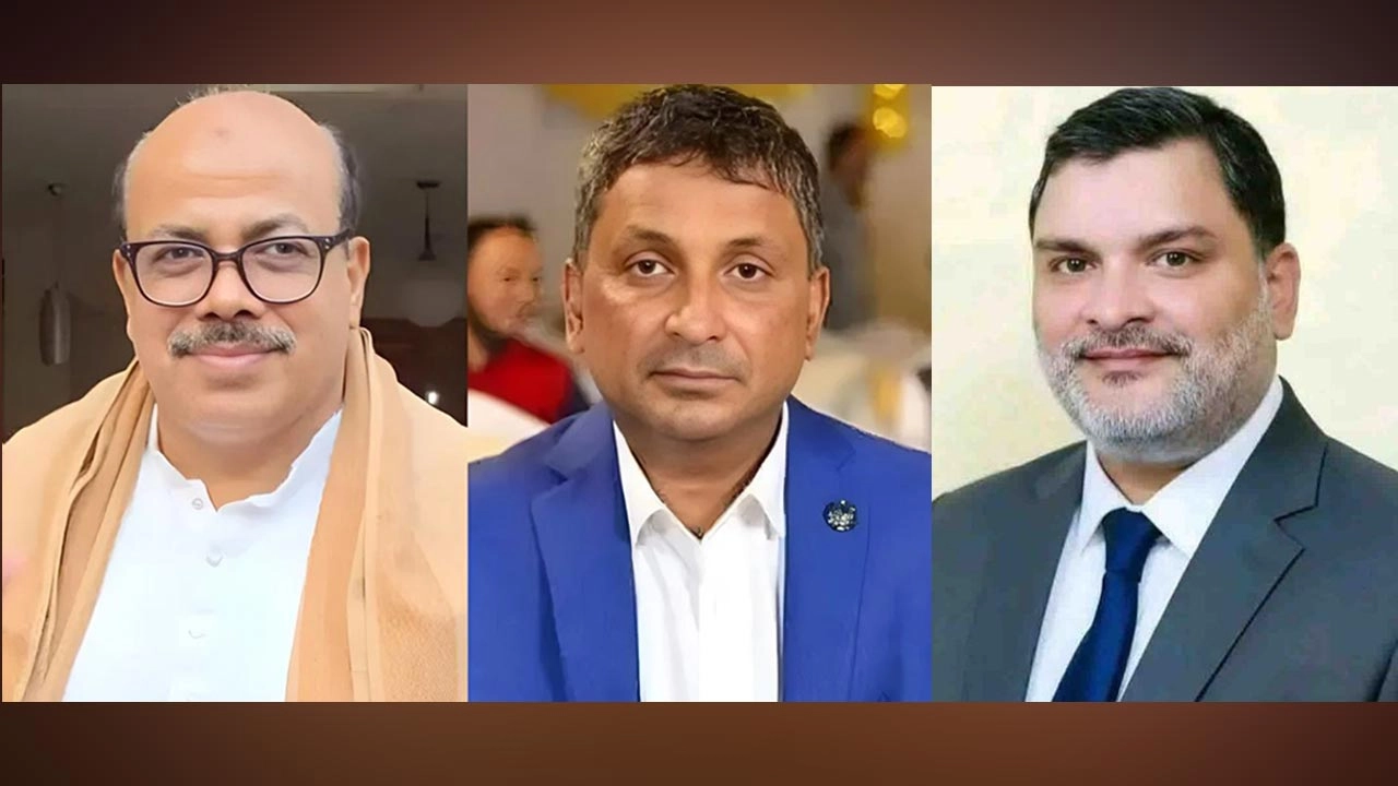 বাঁয়ে আসলাম চৌধুরী, সারোয়ার আলমগীর, ফাহিম চৌধুরী