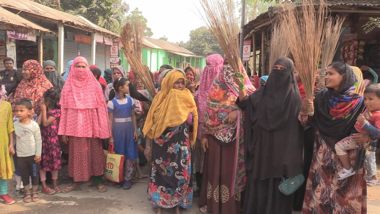 ঝাড়ু মিছিল