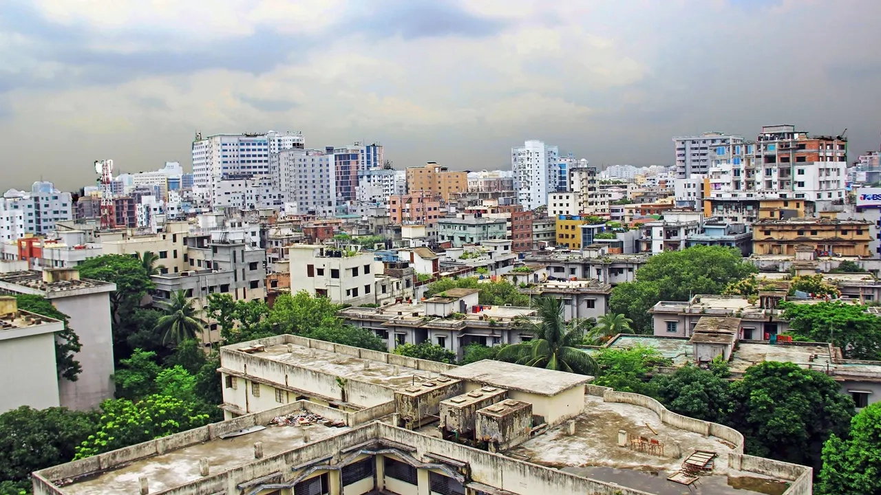 ঢাকার তাপমাত্রা আজও স্থিতিশীল, আকাশে মেঘের আনাগোনা
