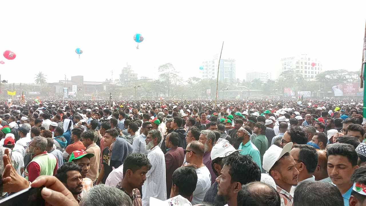 বরিশালের ঐতিহাসিক বেলস নেতাকর্মীদের ঢল