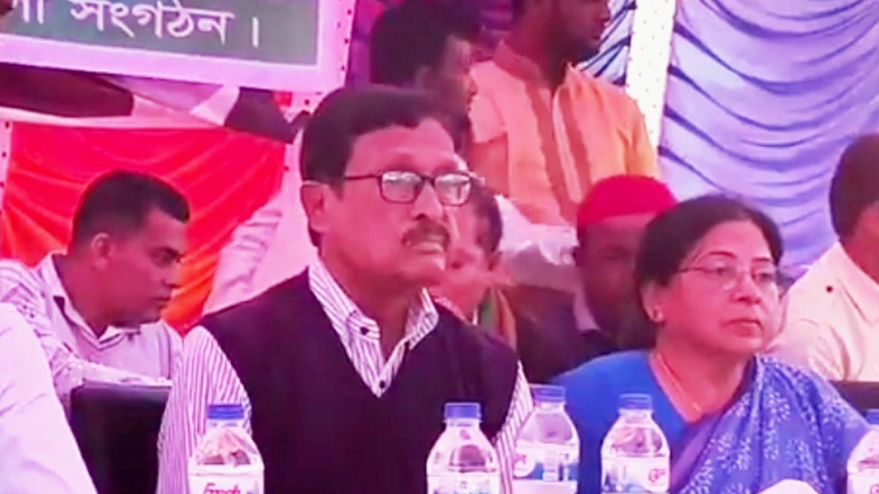 নির্বাচনী জনসভায় অ্যাডভোকেট ফজলুর রহমান