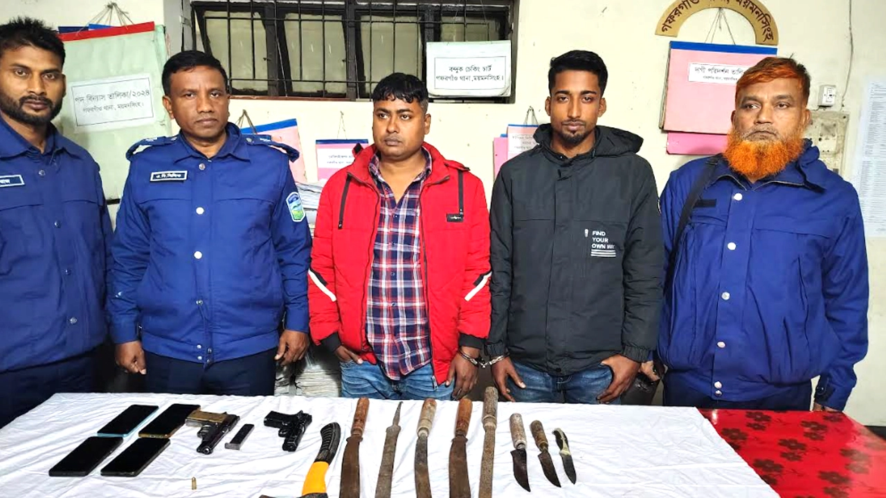 ছাত্রদল নেতার বাড়ি থেকে দেশি-বিদেশি অ‘ স্ত্র উদ্ধার