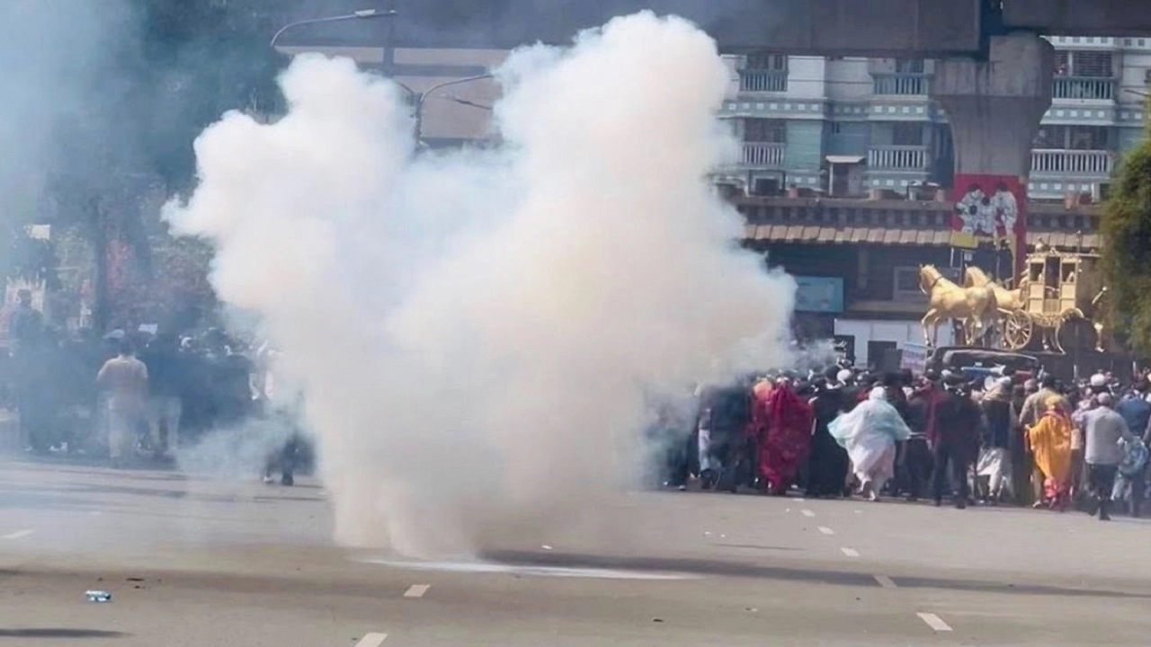 ইনকিলাব মঞ্চের কর্মসূচিতে পুলিশের হামলায় জকসু'র প্রতিবাদ 