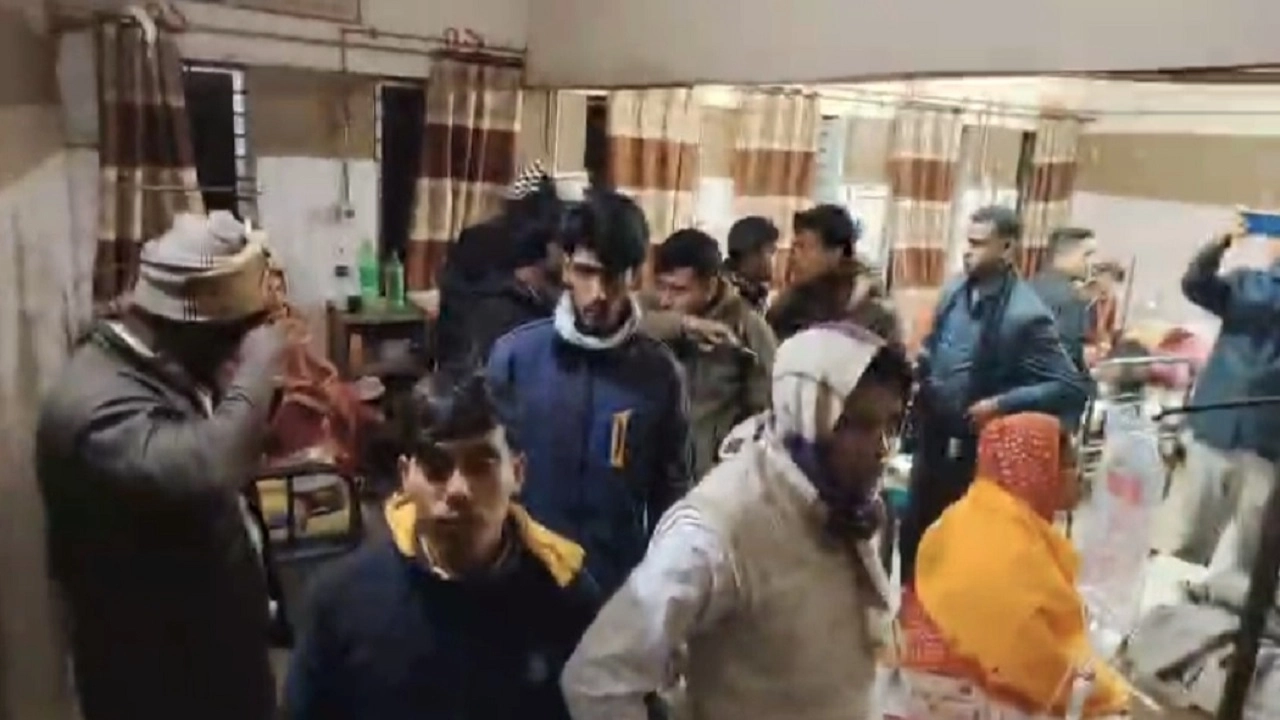 নাটোরে বিএনপি-স্বতন্ত্র প্রার্থীর সমর্থকদের সংঘর্ষ, আহত ১০