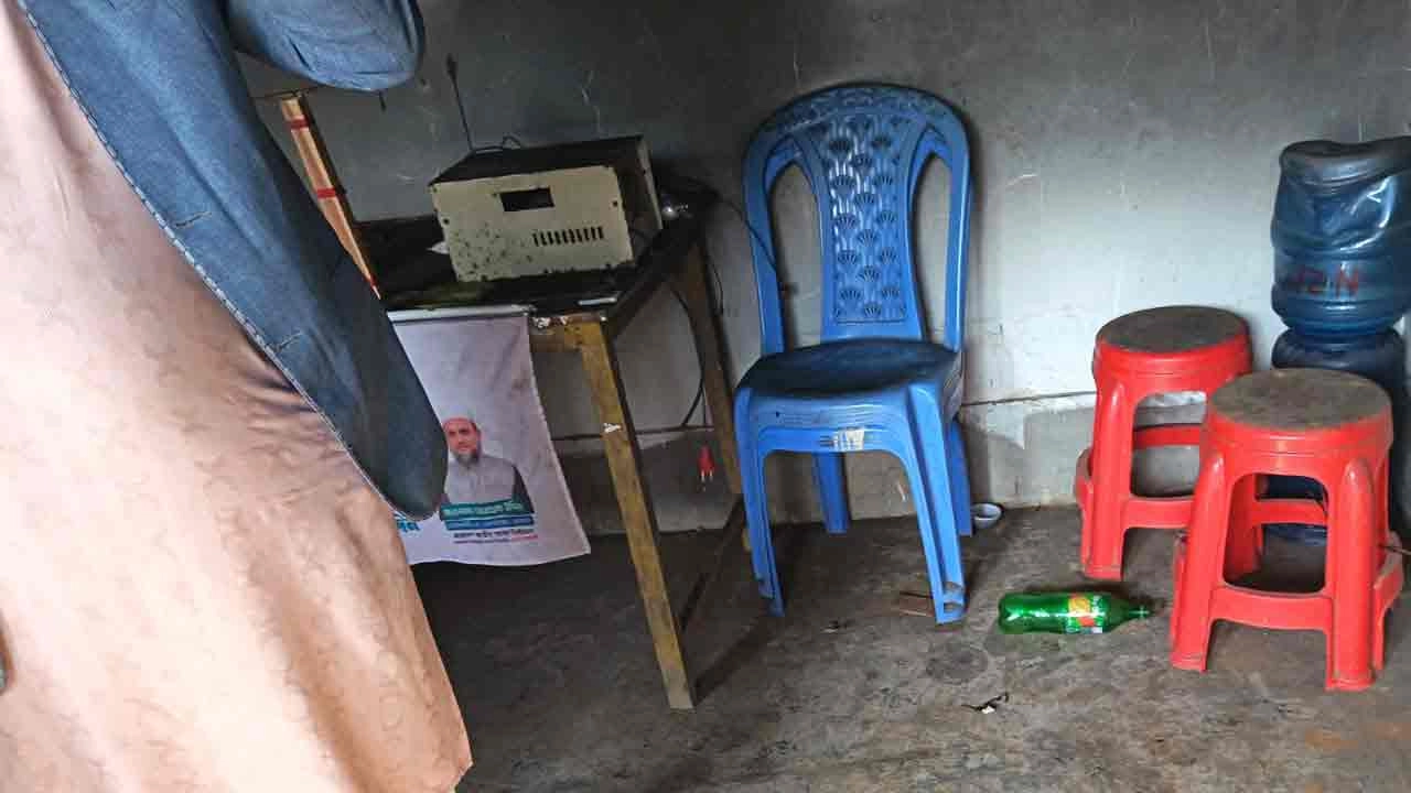 বেগমগঞ্জে জামায়াত প্রার্থীর নির্বাচনী অফিসে আগুন