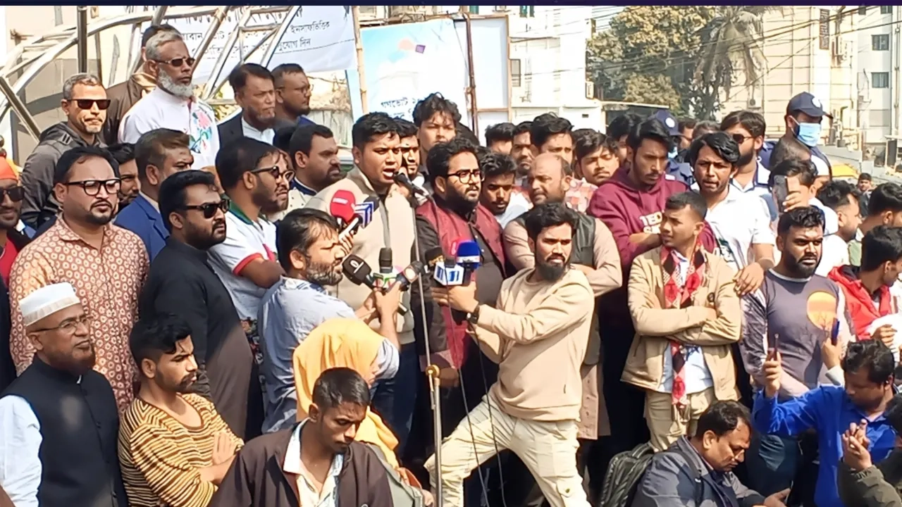 যশোরে ১১ দলীয় জোটের নির্বাচনী পথসভায় হাসনাত আব্দুল্লাহ