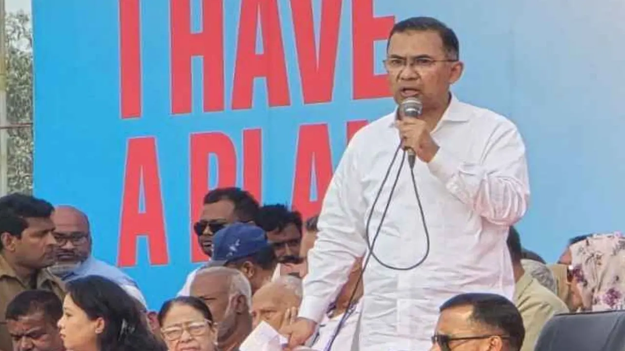 বক্তব্য রাখছেন বিএনপি চেয়ারম্যান তারেক রহমান